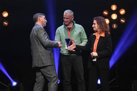 MODULATIO’ reçoit le Trophée des entreprises de l'Yonne de la catégorie ^^